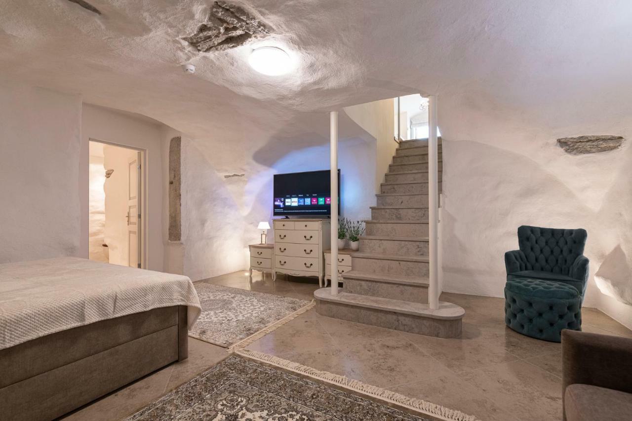 Tallinn Housing 2 Bdr 2 Bathroom With Sauna At Carl Engel Luxury House Exterior photo